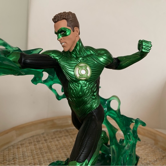 DC Comics Green Lantern Movie Hal Jordan Energy Statue - Picture 2 of 14